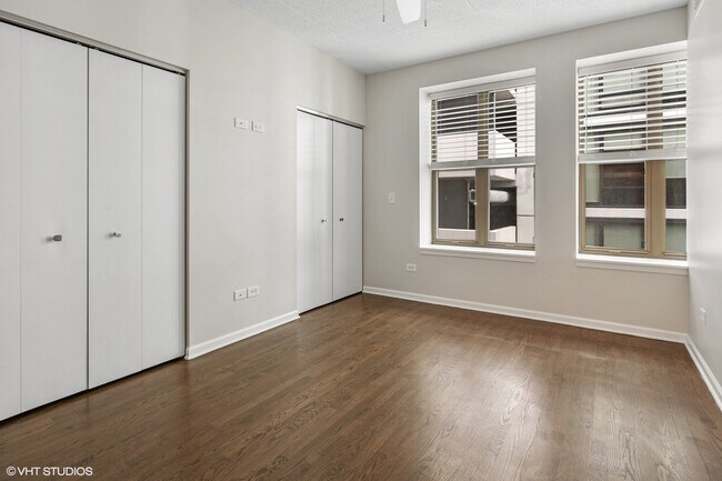 Foto del edificio - 1250 S Indiana Ave