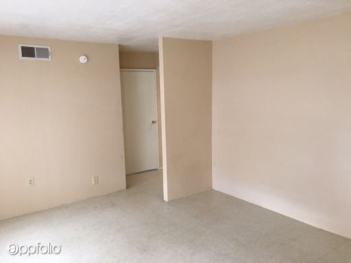 Building Photo - 406 Lovers Ln