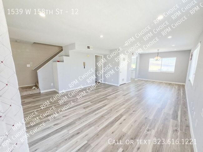 Building Photo - 1539 W 158th St
