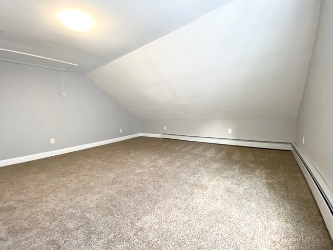 Building Photo - 286 Kimball St