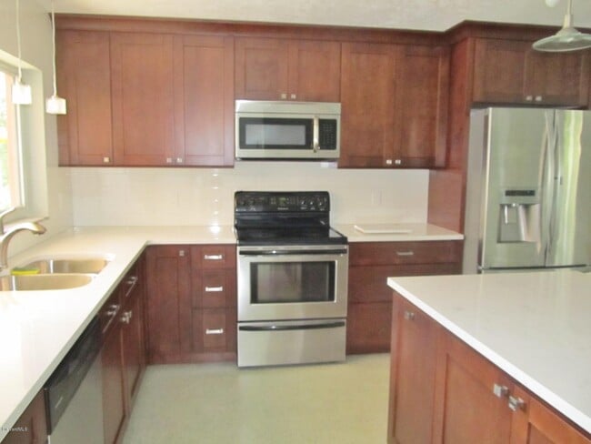 Foto del edificio - 204 River Heights Dr