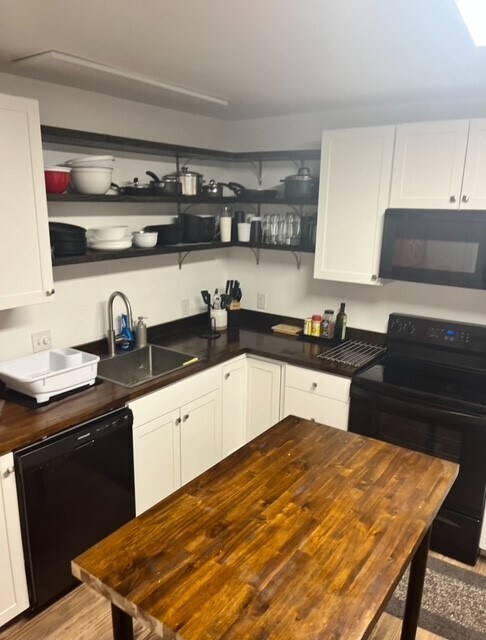 Building Photo - 220 Campus Dr