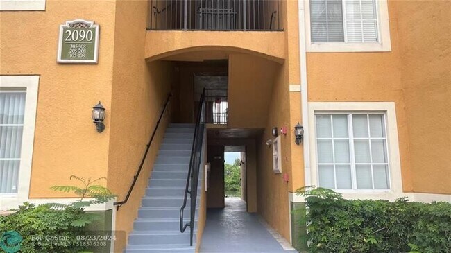Building Photo - 2090 W Preserve Way
