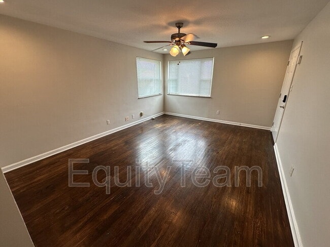 Building Photo - 3918 E Gatewood Ln