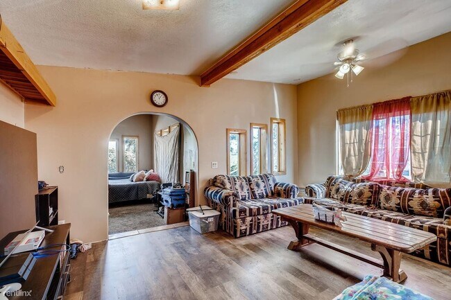 Building Photo - 1 br, 1 bath House - 3926 Fields Ln