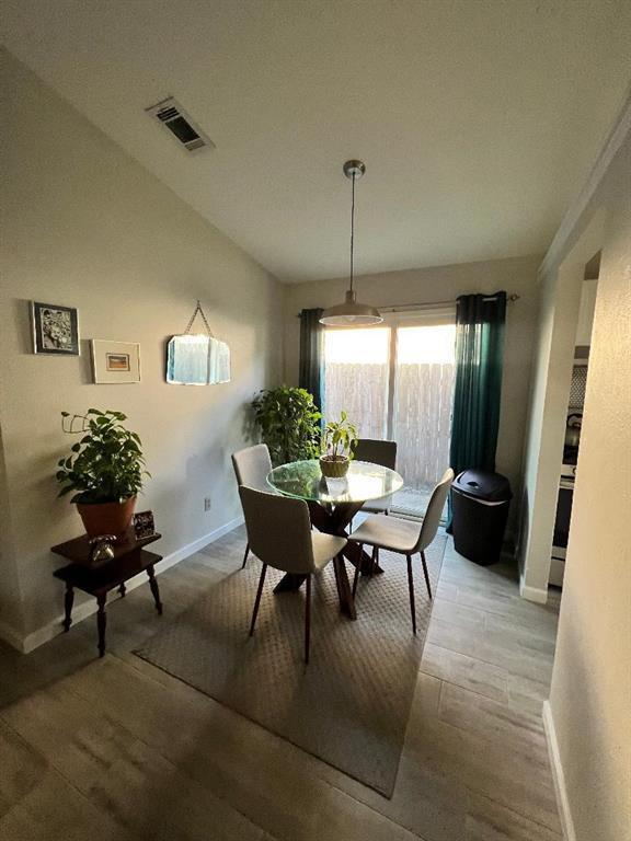 Foto del edificio - 4504 Brown Bark Pl