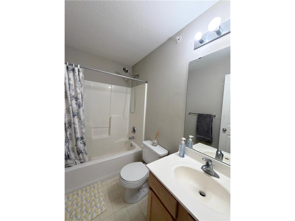 13705 54th Ave N, Minneapolis, MN 55446 - Townhome Rentals in