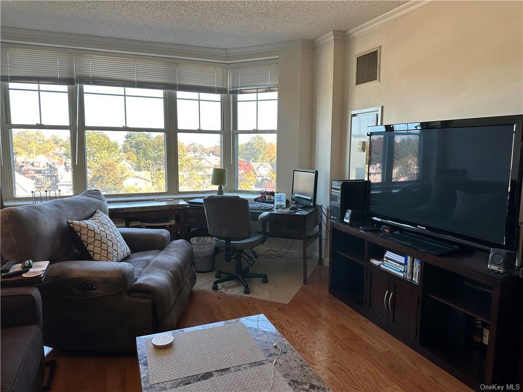 Foto principal - 300 Mamaroneck Ave
