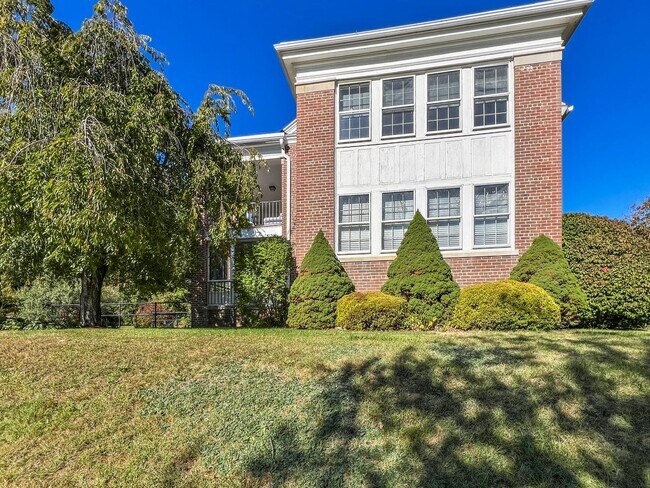 Foto del edificio - 27 Elm Rd