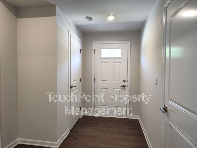 Building Photo - 5850 Granbury Dr