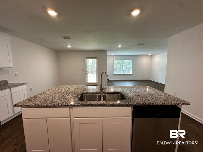 Building Photo - 23450 Shadowridge Dr