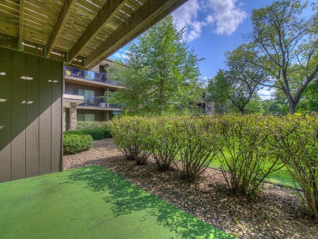 Building Photo - 4100 Parklawn Ave