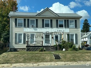 Building Photo - 370-372 Cottage St