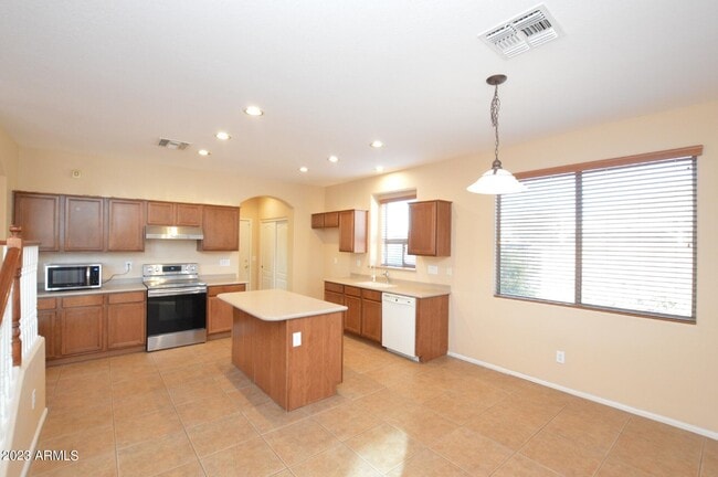 Building Photo - 4631 W Desert Ln