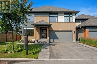 Building Photo - 375 Serenade Cres