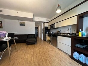 Building Photo - 435 21st St