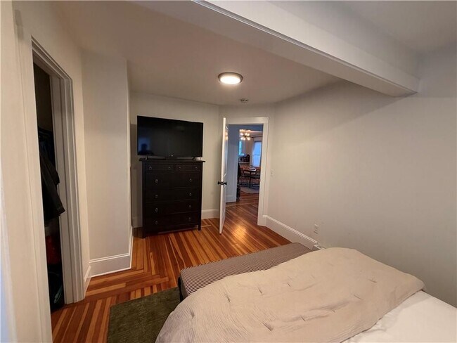 Foto del edificio - 16 Apthorp Ave