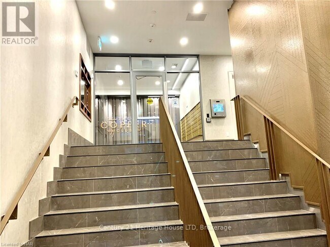Photo du bâtiment - 73-573 Arthur St S