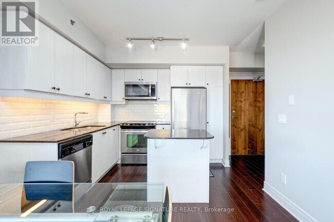 Photo du bâtiment - 701 Sheppard Ave W