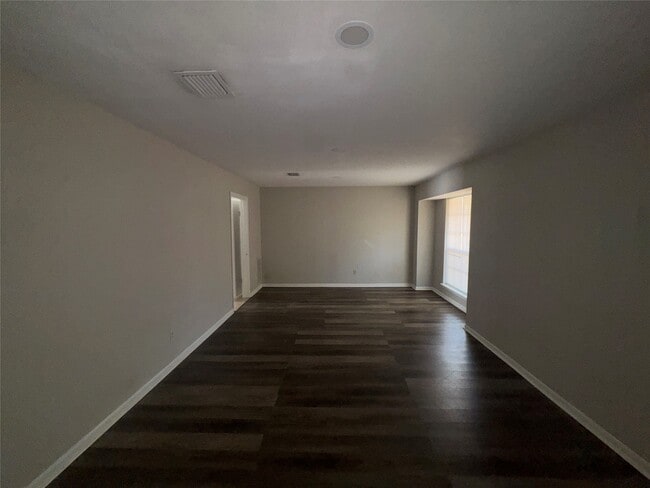 Building Photo - 403 Mistywood Dr