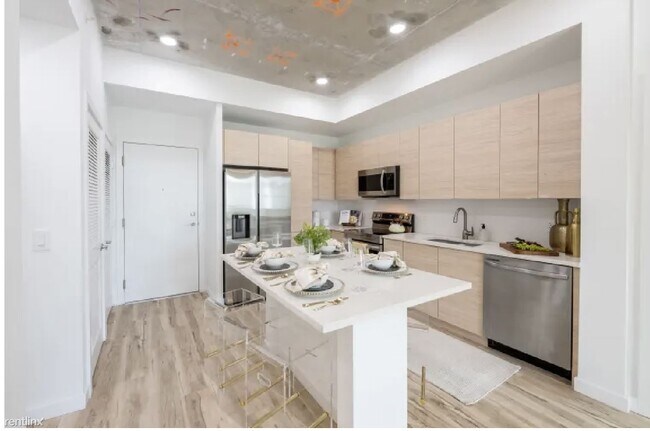 Building Photo - 1 br, 1 bath Condo - 5759 Bird Rd NEW APAR...
