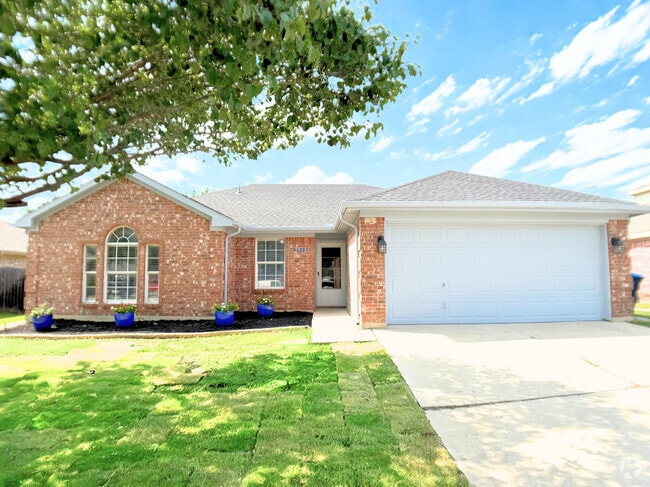 Building Photo - 3913 Periwinkle Dr