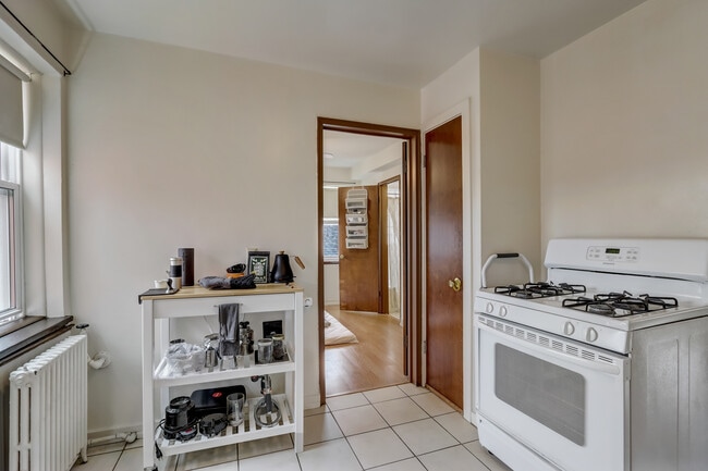 Building Photo - Becher Apartments