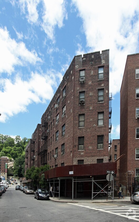Primary Photo - 1-21 Nagle Ave