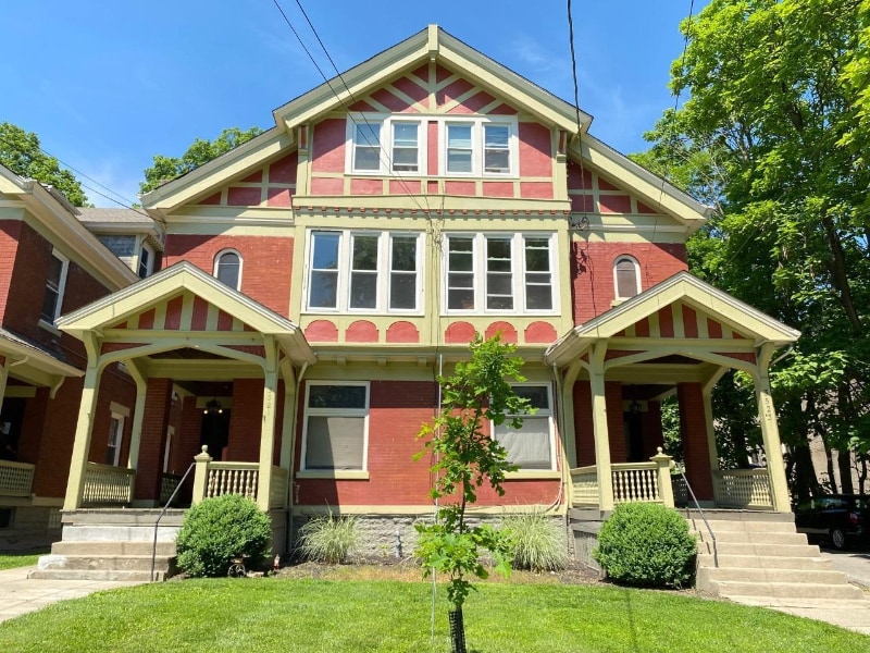 Primary Photo - 3521 Clifton Ave