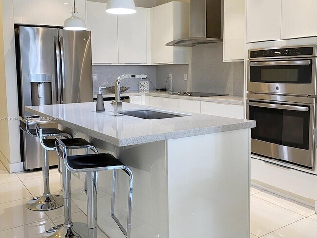 Foto del edificio - 10220 NW 63rd Terrace