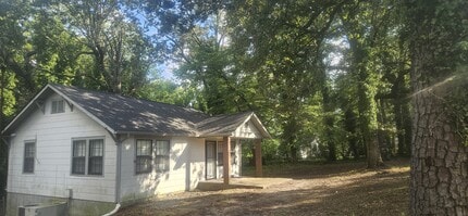 Building Photo - 4004 Lightfoot Mill Rd