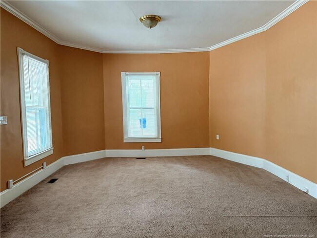 Building Photo - 300 Highland Ave