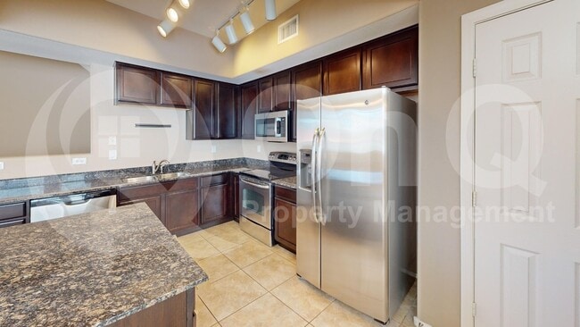 Building Photo - 900 S 94th St