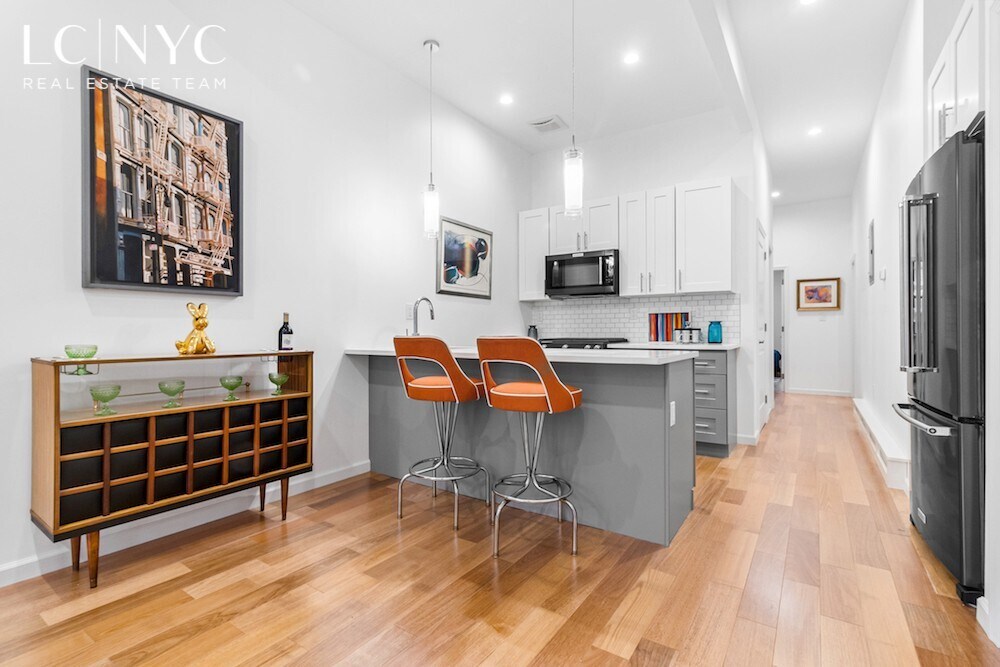 Foto principal - West 160th Street