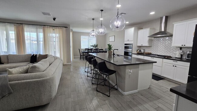 Foto del edificio - 5717 N 108th Ave