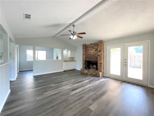 Building Photo - 2820 Chisolm Trail
