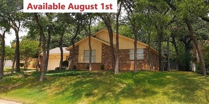 Building Photo - 2240 Shady Meadow Dr