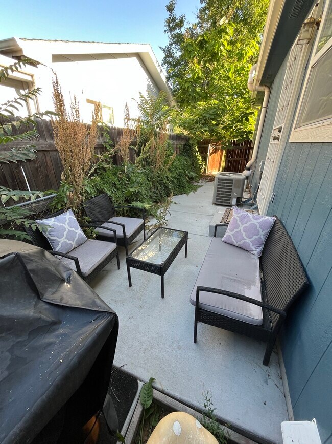 Foto del edificio - 1510 W Maple Ave