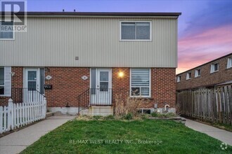 Building Photo - 211-211 Kingham Rd