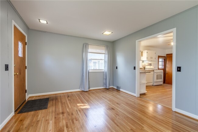 Building Photo - 270 Ashbourne Rd