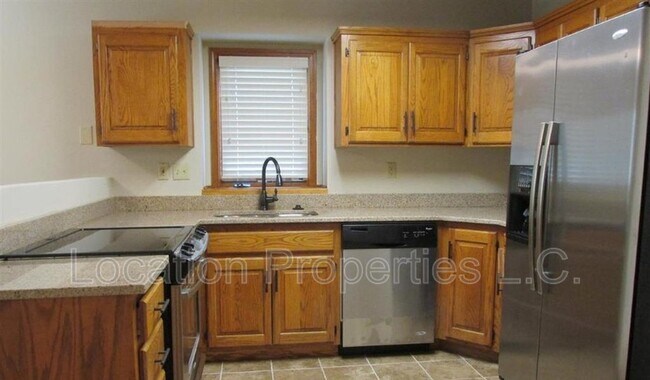 Building Photo - 4912 Jefferson Way