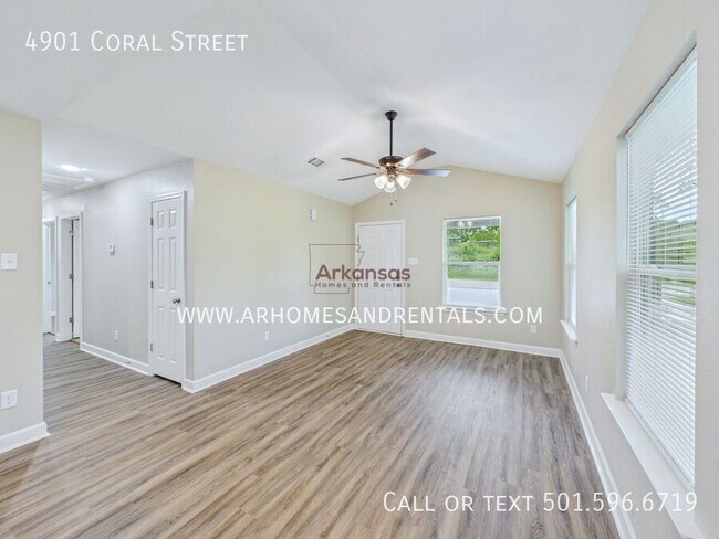 Foto del edificio - 4901 Coral St