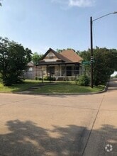 Building Photo - 1600 Stella St