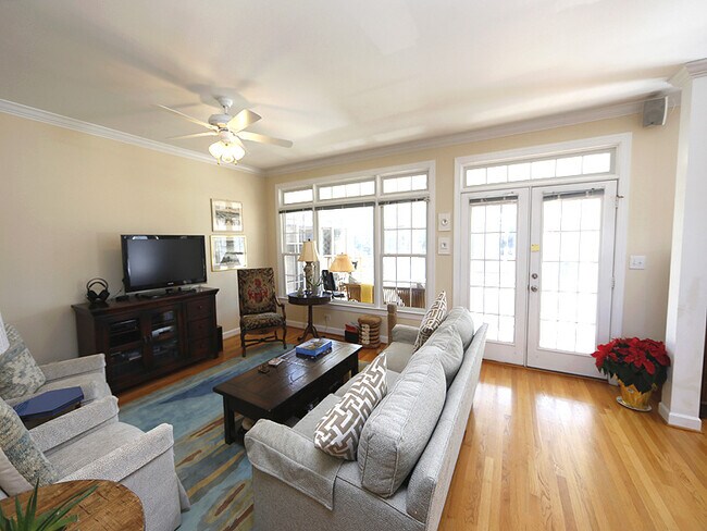 Building Photo - 131 S Fields Cir