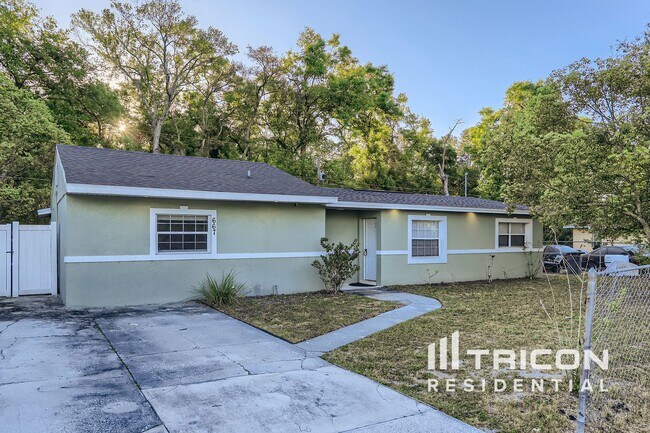 Foto del edificio - 667 Encino Way