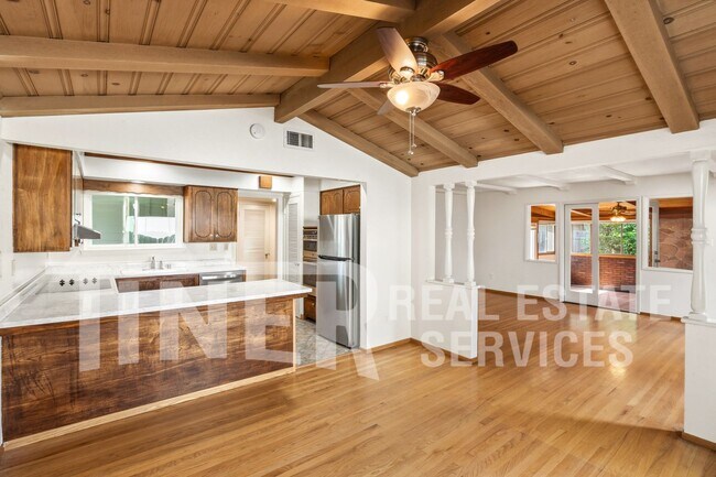 Foto del edificio - 8665 Everglade Dr