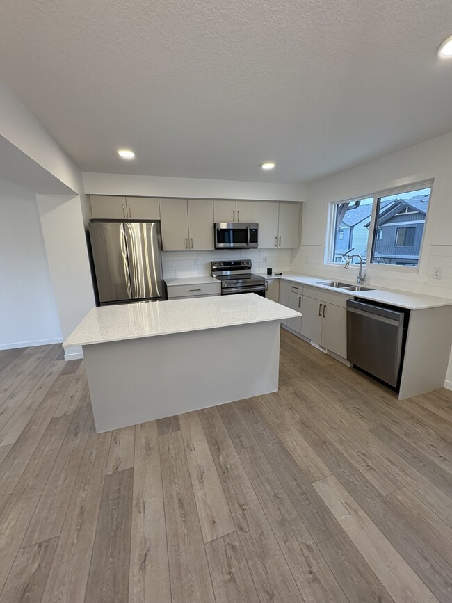 Building Photo - 1025 Secord Promenade