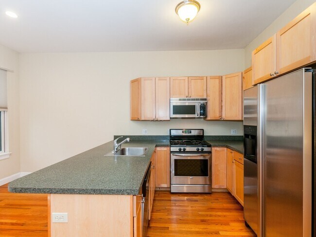 Foto del edificio - 877 Harrison Ave