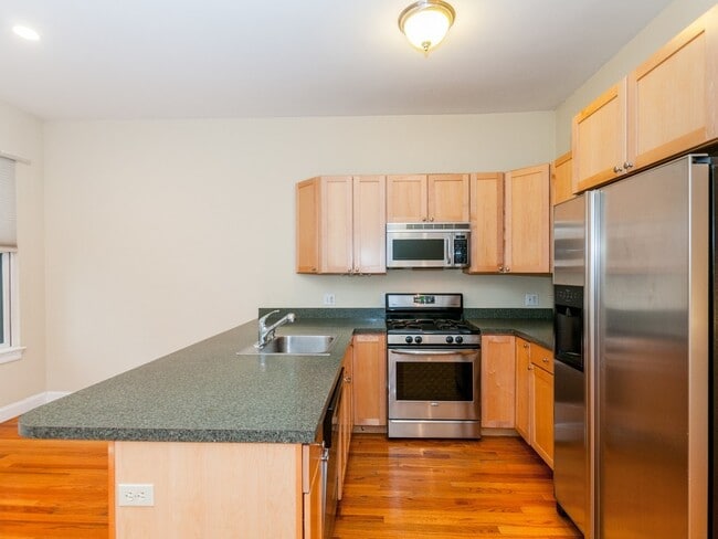 Building Photo - 877 Harrison Ave