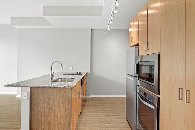 Foto del edificio - 450 N St Clair St